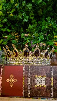 Image 1 of 👑The Armored Kingdom Eternal Dark Amber Crown (Gold)