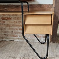 Image 3 of Bureau enfant et sa chaise moderniste