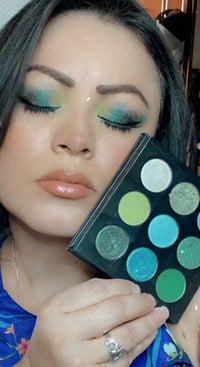 Image 1 of Green eyeshadow palette Collection 