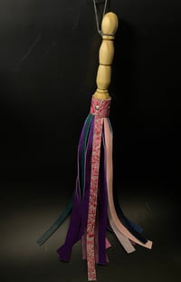 Image 3 of Sassy Stinger Flogger