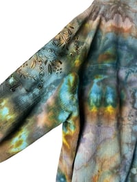 Image 12 of ♻️ UPCYCLED 2X Plus Cotton Tunic Top in Muted Ice Dye