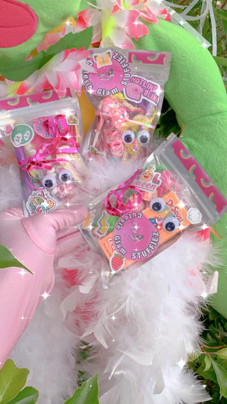 Image of  👀Cutesie Glam Wiggly Stuffed Bagz
