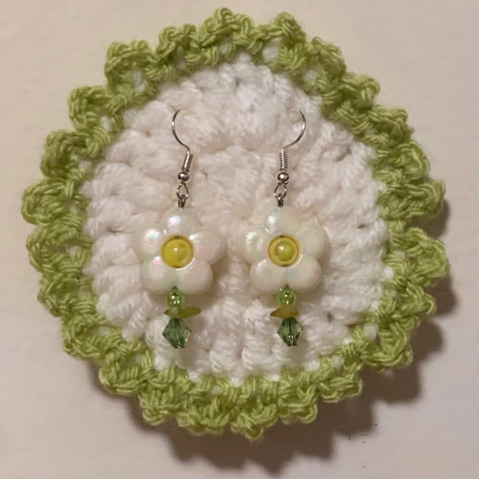 Image of daisy bead earrings