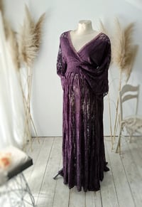Image 7 of photography lace dress Melanie - size M - dark purple | photo props