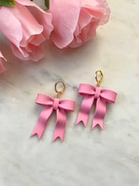 Image 4 of Large Bows