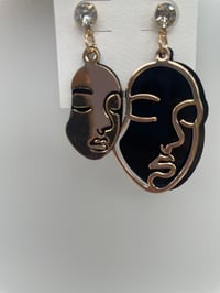 Image 3 of FACE SHAPE DANGLE EARRINGS gold