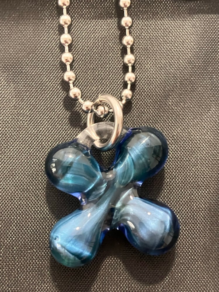Image of metallic blue clover
