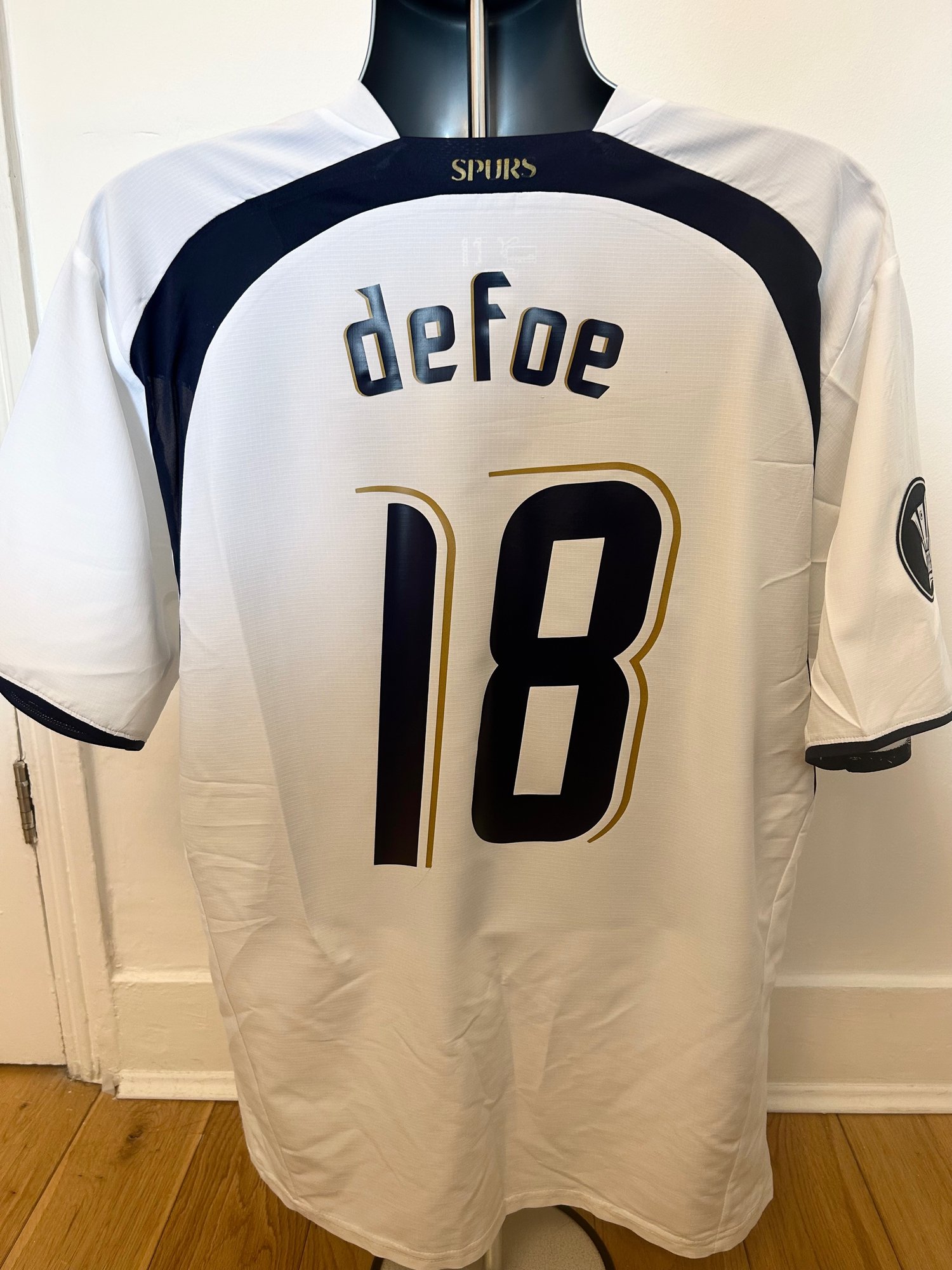 Image of Tottenham Hotspur “DEFOE 18” 2006/07 Home Shirt + UEFA patch (XL)