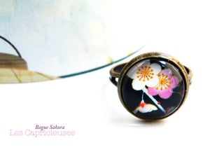 Image of Bague Sakura illustration sous verre
