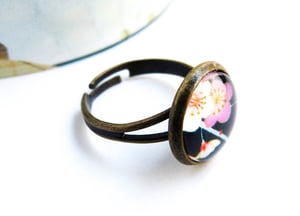 Image of Bague Sakura illustration sous verre