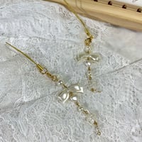 Image 3 of Ribbon Pearl Phone Charm