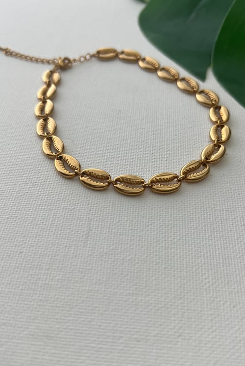 Image of RICH GIRL • Gold Cowrie Shell Anklet