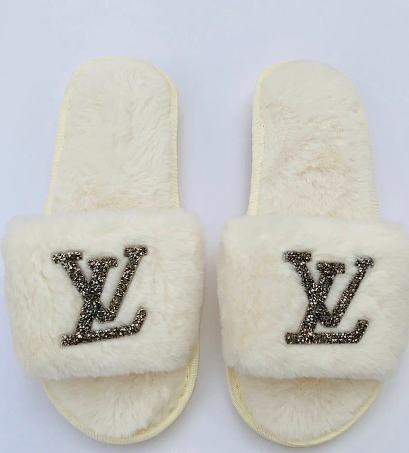 Louis Vuitton Shearling Slipper/slides  Louis vuitton slippers, Shearling  slippers, Slippers