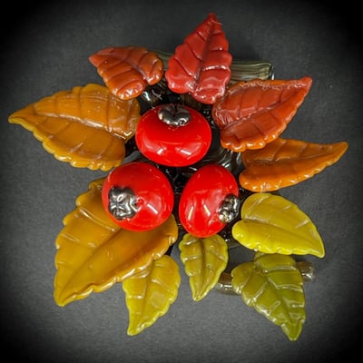 Image of Fall Fades 2025 Leaf Vine Pendant 6