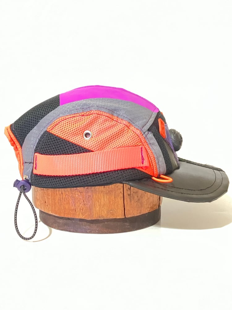 The Pump Upcycled Shoe 5-Panel