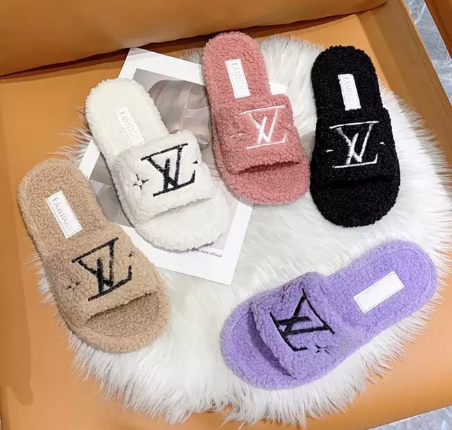 LV Slippers 