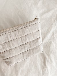 Image 3 of Quilted zipper pouch Neutral