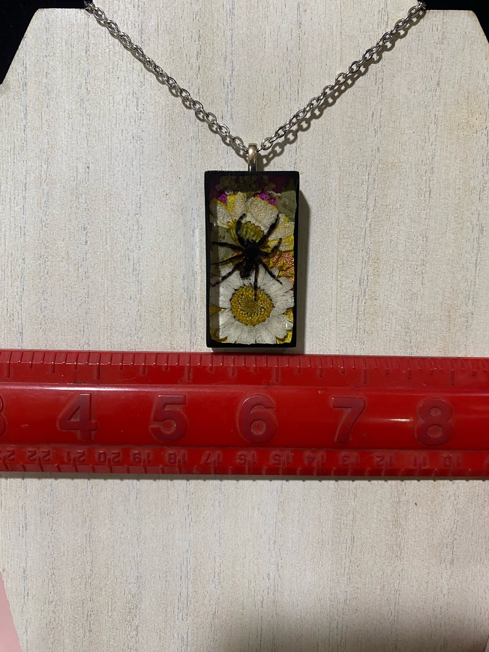 Daisy Jumping Spider Pendant 