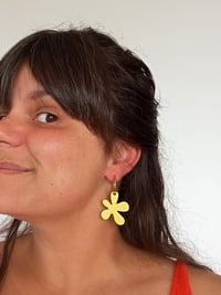 Image 8 of Boucles d'oreilles "Nerina" en cuir upcyclé 