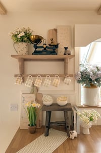 Image 3 of White Daisy Vase
