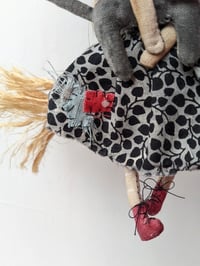 Image 3 of The witch with the red shoes