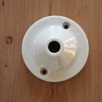 Image 3 of Rosace ancienne en porcelaine