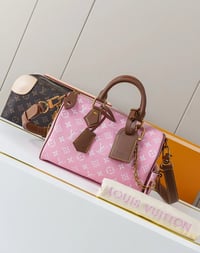 Image 2 of PINCHING PINK PURSE