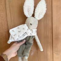 Image 1 of LAPIN 32 CM COLLECTION BRANCHE D’OLIVIER