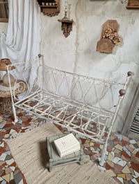 Image 4 of Le lit banquette 