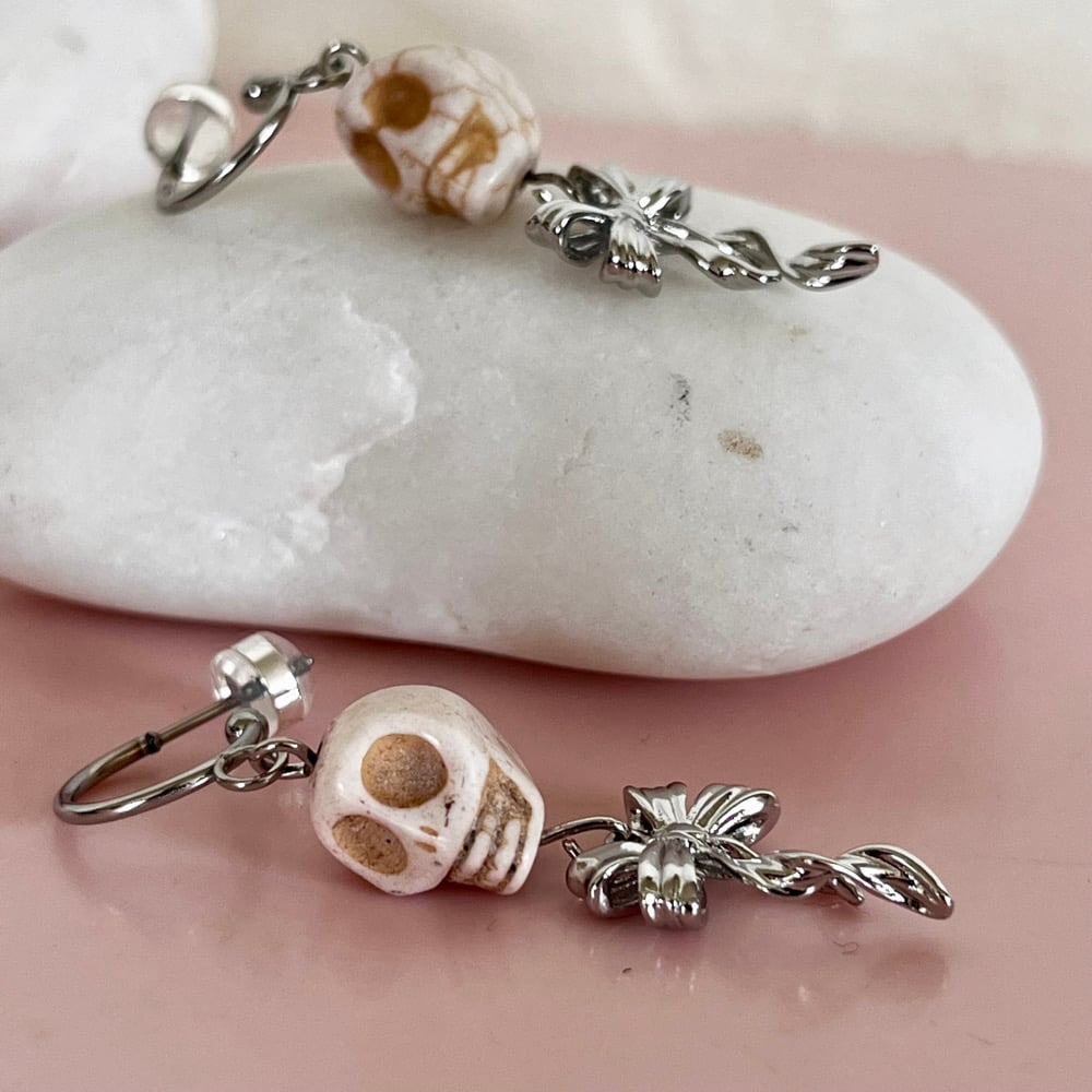 Image of Skull and Bow Half Hoops