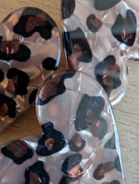 Image 3 of Broche Leopardo