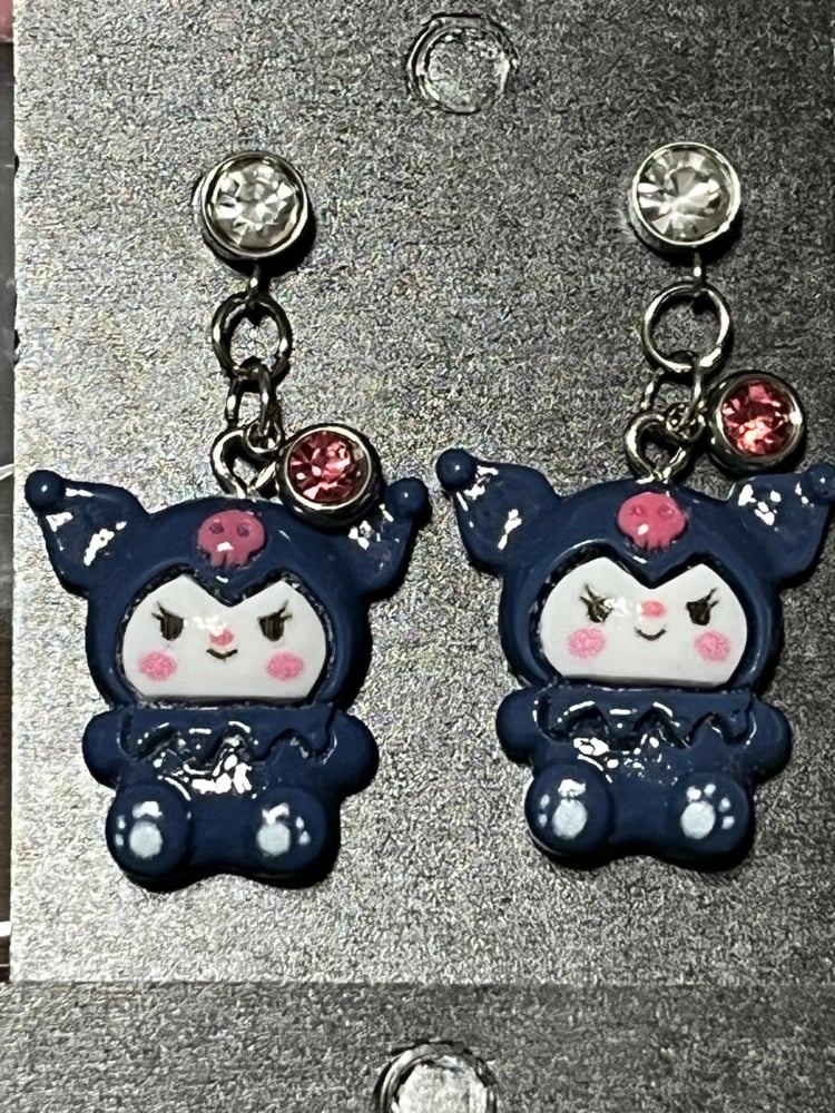 Image of hello kitty earrings 