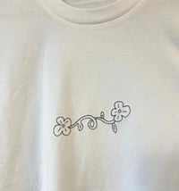 Image 2 of Camiseta bordada diseño único talla M 