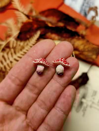 Image 1 of Kolczyki malutkie muchomory na wkrętki 