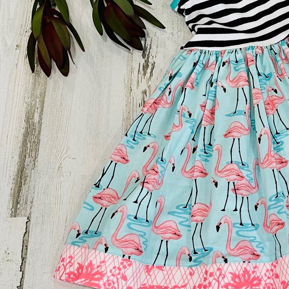 Dresses with outlet flamingos on them