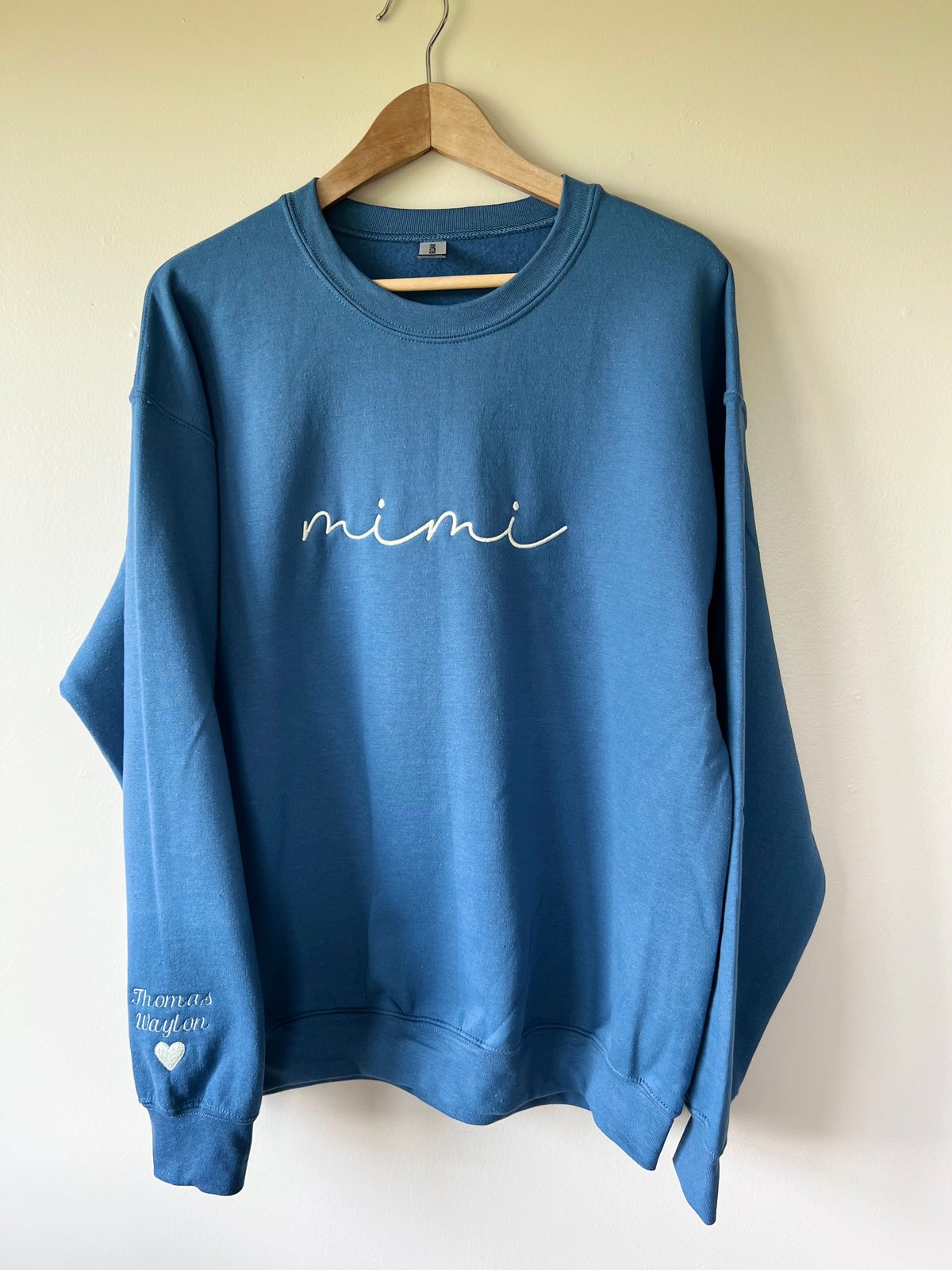 Cursive crewneck