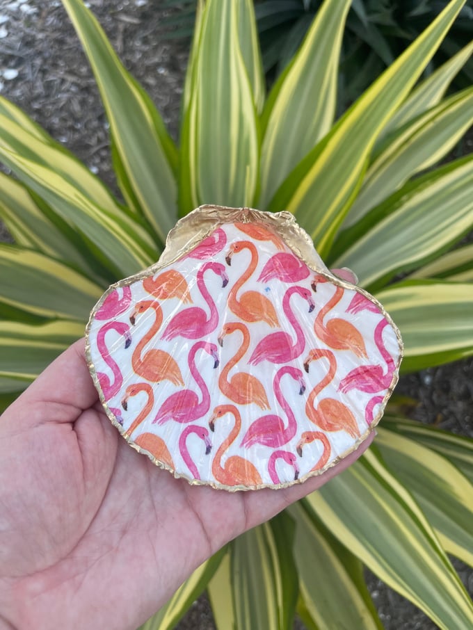 Image of Friendly Flamingos - Medium Trinket Shell