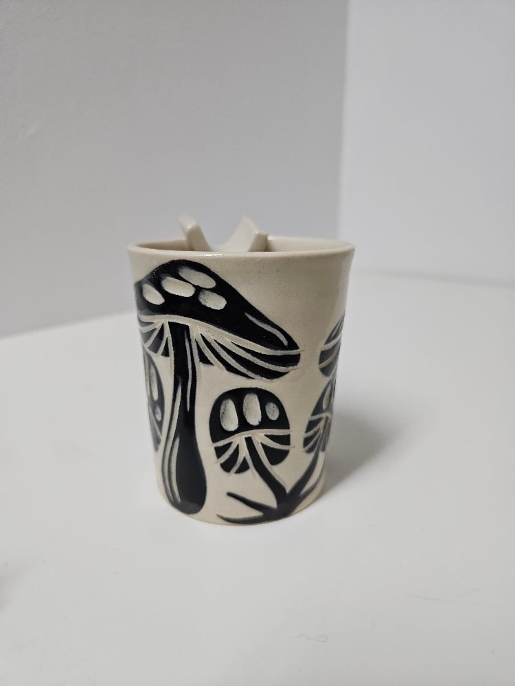 mushie joint ashtray/paint cup (1)