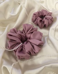 Image 6 of SCRUNCHIE STANDARD HEATHER/WRZOS