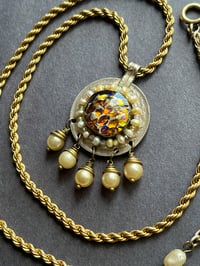 Image 1 of Kuchi resin opal (pearl)