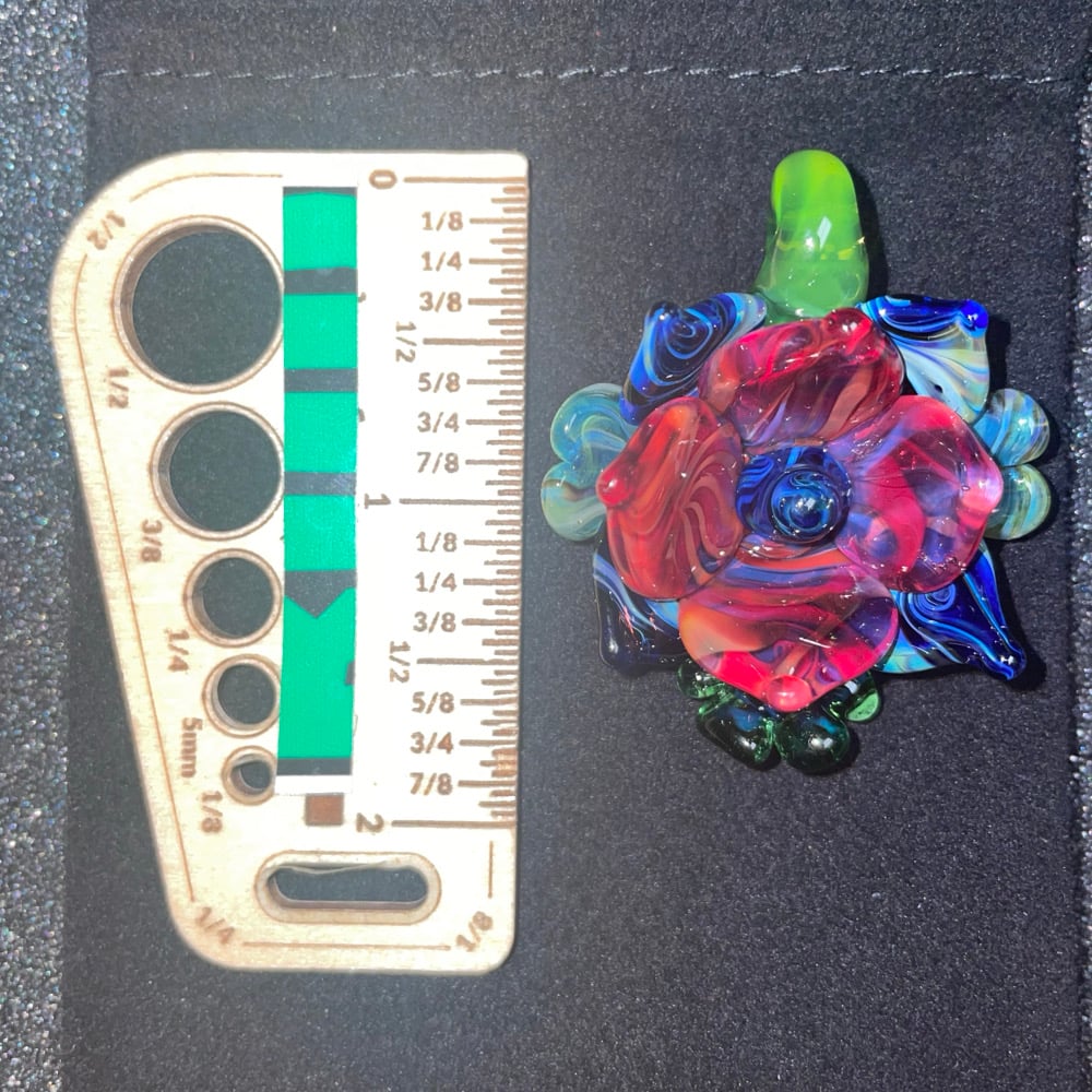 Image of Flower Pendant 17