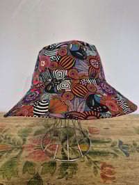 Image 1 of Kylie Jane Sunhat-folk birds