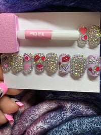 Image 2 of  Short Valentine’s Day press on nails, 