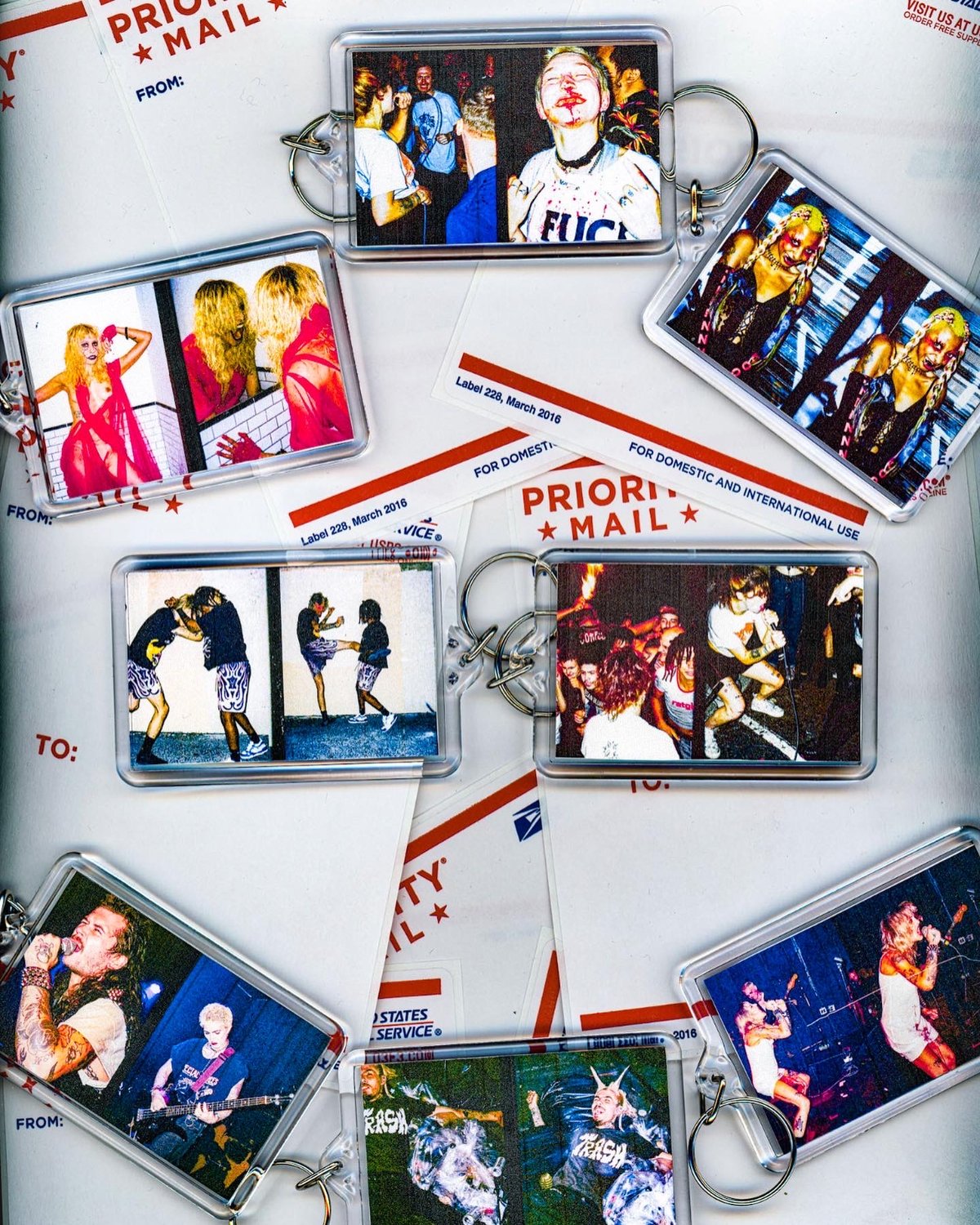 COLLECTIBLE PHOTO KEYCHAINS