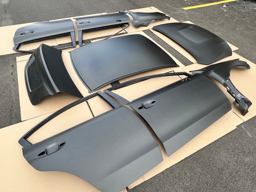 VA Chassis dry carbon doors