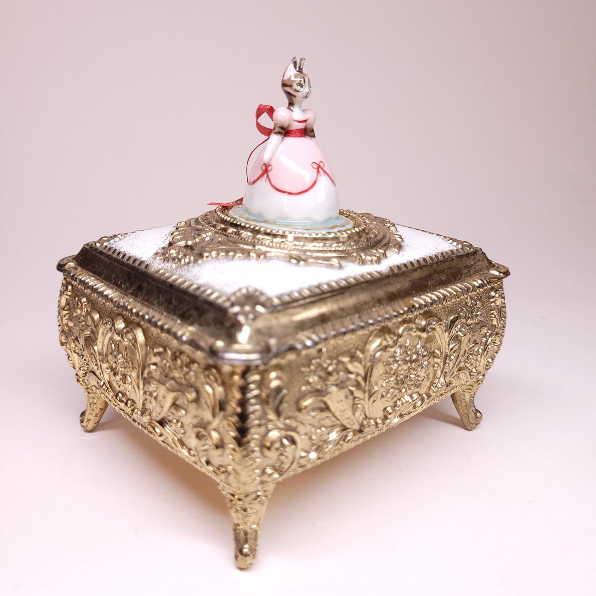 Image of Porcelain Royal Princess Large Trinket Box