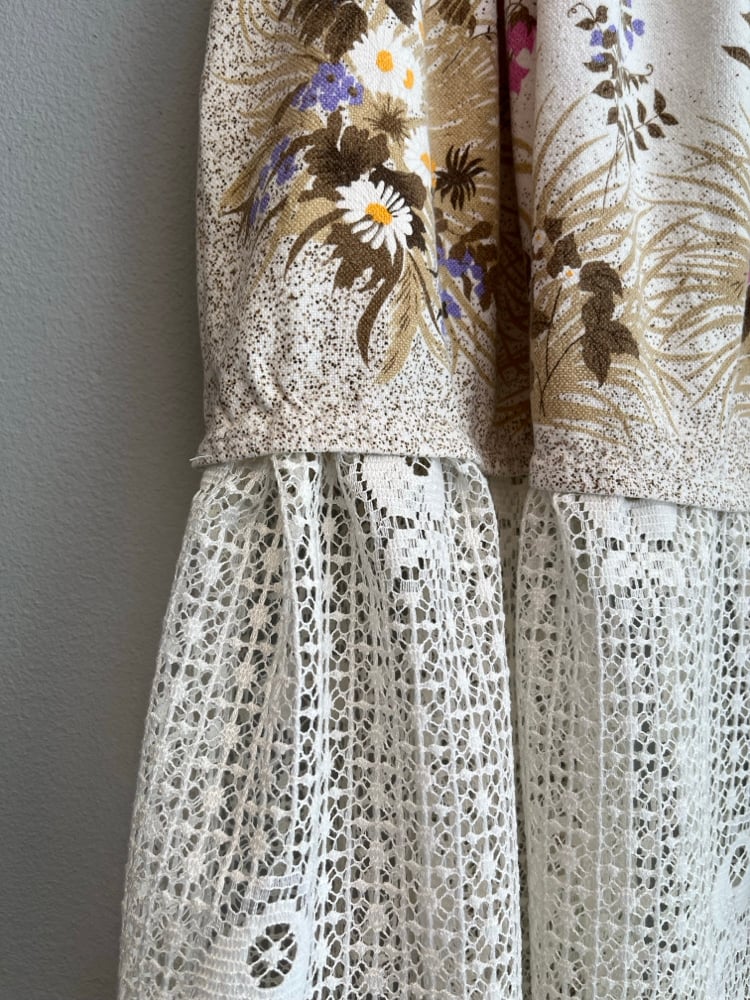 Image of Flower and lace skirt (xs-xxl)