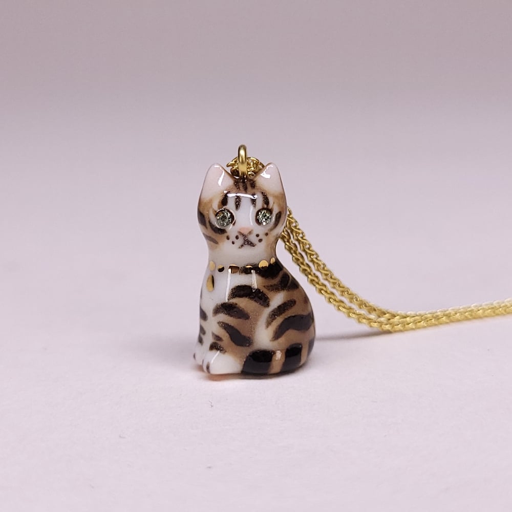 Image of Brown Tabby Porcelain & Gold Vermeil Sitting Kitten Pendant