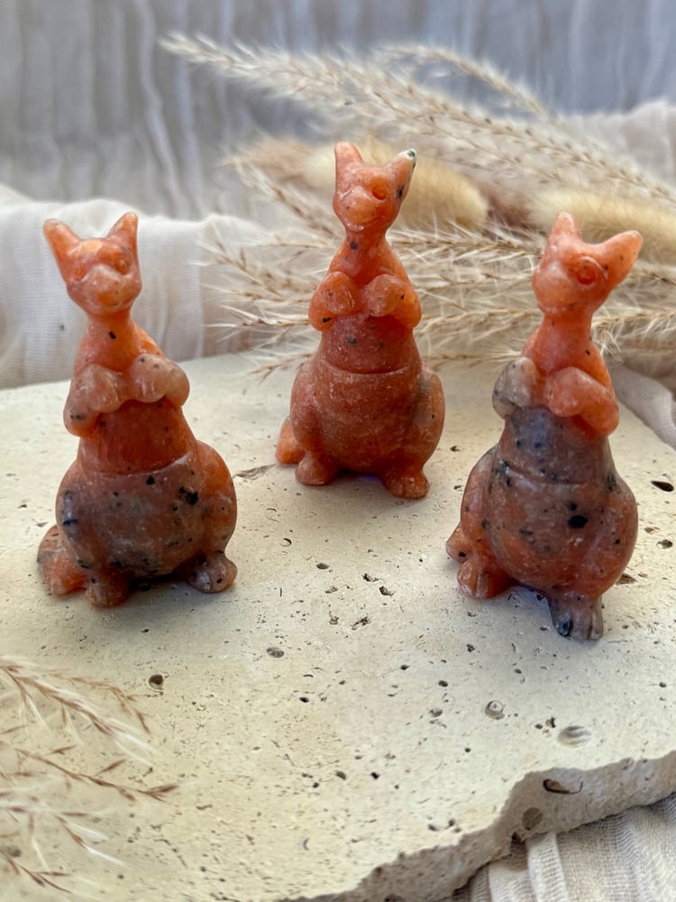 Image of Sunstone Kangaroo Carving 