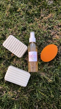 Image 5 of Rosé aqua petal toner